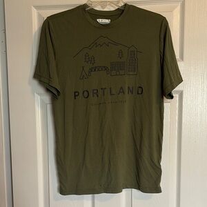 Columbia men’s green short sleeve Portland graphic t-shirt size small